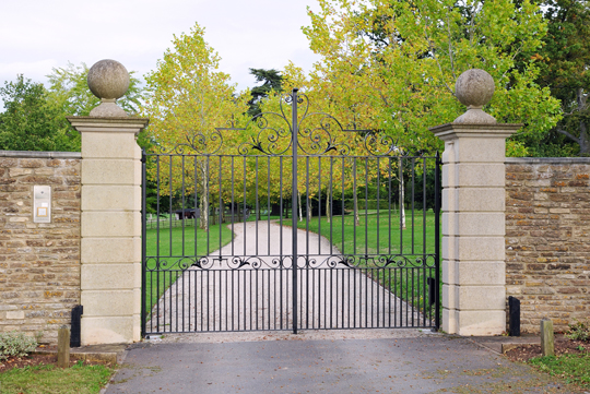 Different Types Of Driveway Gates - Handyman