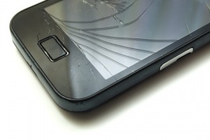 How To Fix A Cracked iPhone Screen - Computer Repair