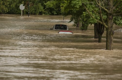 Rushing to Fort Wayne After the Flood to Help Residents and Donate to Someone in Urgent Need