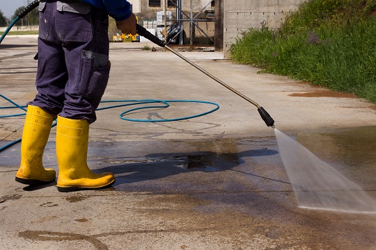 How To Pressure Wash Your Driveway - Handyman