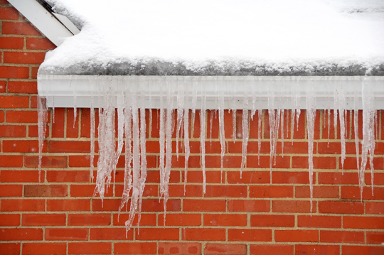 How to Prevent Gutters Freezing - Snow Removal